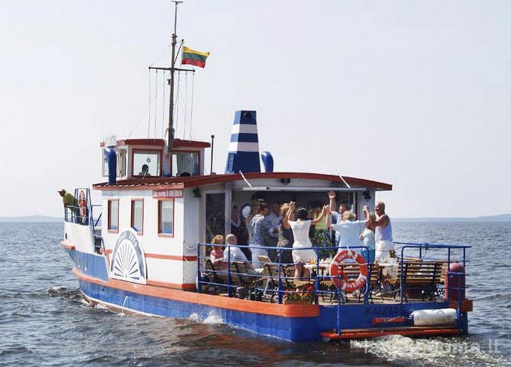 Vedėjai šventei laive: nuo viktorinos plaukiant iki komandinių išmėginimų krante